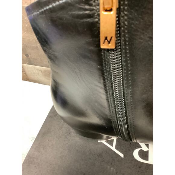 Naturalizer Women's 5.5M Black Leather Raffee Ankle Bootie Edgy Classy LB8-2 - Picture 7 of 13